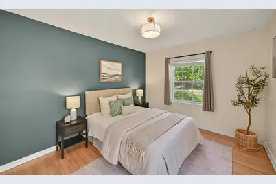 W62N352  Hanover Ave, Cedarburg, WI 53012 - Photo 9