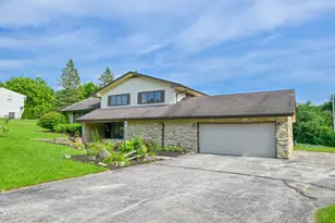 N113W13099 Crestview Dr, Germantown, WI 53022 - Photo 29