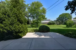 4690 Parkhurst Dr, Brookfield, WI 53045 - Photo 33