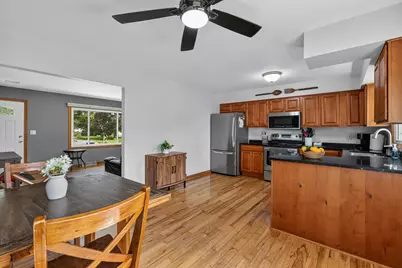 W243N6591  Westhaven Dr, Sussex, WI 53089 - Photo 9