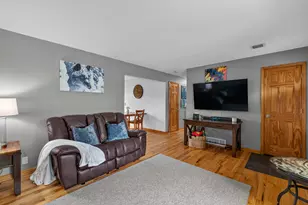 W243N6591 Westhaven Dr, Sussex, WI 53089 - Photo 7