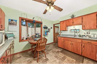 7822 W Palmetto Ave, Milwaukee, WI 53218 - Photo 9