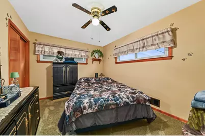 7822 W Palmetto Ave, Milwaukee, WI 53218 - Photo 11