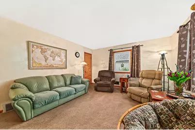 7822 W Palmetto Ave, Milwaukee, WI 53218 - Photo 5