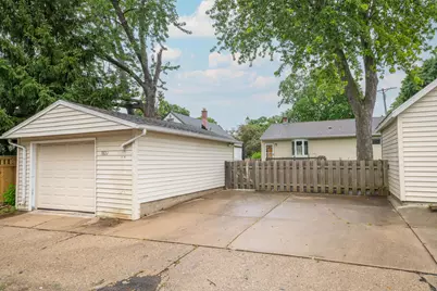 7822 W Palmetto Ave, Milwaukee, WI 53218 - Photo 25