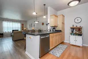 W129N6811 Northfield Dr, Menomonee Falls, WI 53051 - Photo 9
