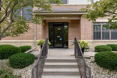 W129N6811  Northfield Dr #107, Menomonee Falls, WI 53051 - Photo 5