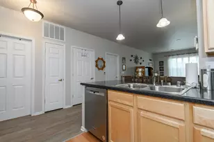 W129N6811 Northfield Dr, Menomonee Falls, WI 53051 - Photo 21