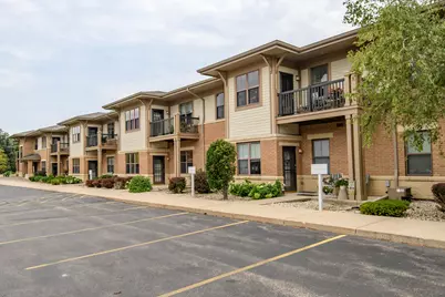 W129N6811  Northfield Dr #107, Menomonee Falls, WI 53051 - Photo 3