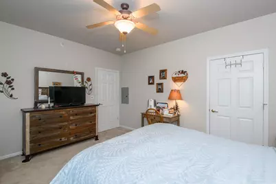 W129N6811  Northfield Dr #107, Menomonee Falls, WI 53051 - Photo 21