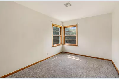 4411 W Custer Ave, Milwaukee, WI 53218 - Photo 9