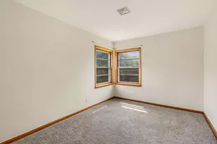 4411 W Custer Ave, Milwaukee, WI 53218 - Photo 9