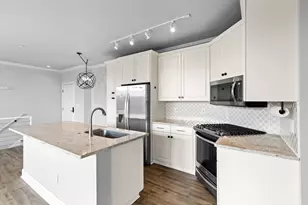 1515 N Van Buren St, Milwaukee, WI 53202 - Photo 7