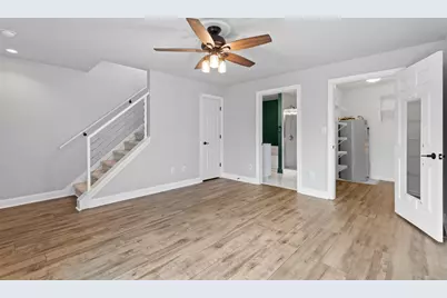 1515 N Van Buren St #403, Milwaukee, WI 53202 - Photo 9