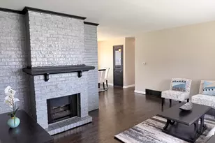 7713 W Verona Ct, Milwaukee, WI 53219 - Photo 3