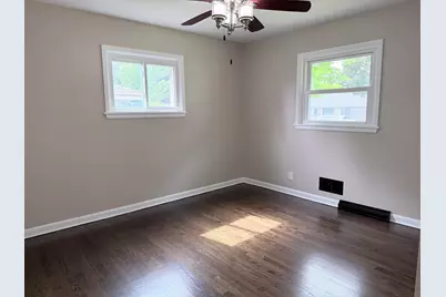 7713 W Verona Ct, Milwaukee, WI 53219 - Photo 13