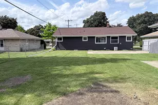 7713 W Verona Ct, Milwaukee, WI 53219 - Photo 25