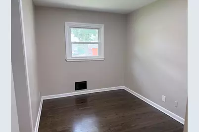 7713 W Verona Ct, Milwaukee, WI 53219 - Photo 15