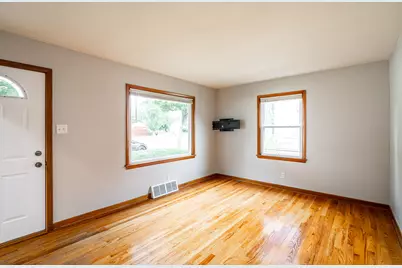 3034 S 68th St, Milwaukee, WI 53219 - Photo 9