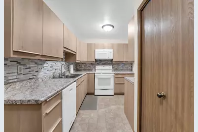 1255 N Sunnyslope Dr #104, Racine, WI 53406 - Photo 11