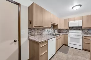 1255 N Sunnyslope Dr, Racine, WI 53406 - Photo 13