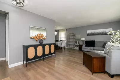 5515 N Shasta Dr, Glendale, WI 53209 - Photo 5