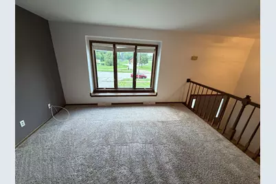 2568  Pebble Valley Rd, Waukesha, WI 53188 - Photo 5