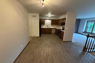 2568 Pebble Valley Rd, Waukesha, WI 53188 - Photo 7