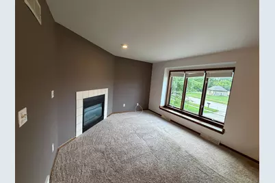2568  Pebble Valley Rd, Waukesha, WI 53188 - Photo 3