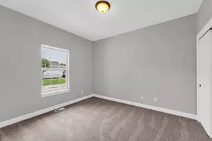 916 Langdon Ct, Racine, WI 53406 - Photo 23