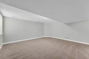 916 Langdon Ct, Racine, WI 53406 - Photo 35
