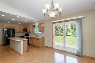 419 Jewel St, Juneau, WI 53039 - Photo 7