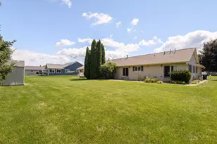 419 Jewel St, Juneau, WI 53039 - Photo 33