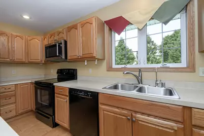 419  Jewel St, Juneau, WI 53039 - Photo 9