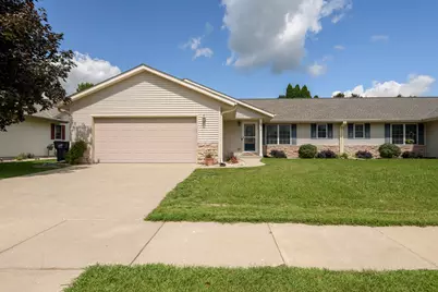 419  Jewel St, Juneau, WI 53039 - Photo 1