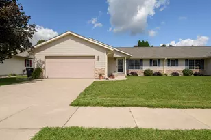 419 Jewel St, Juneau, WI 53039 - Photo 1