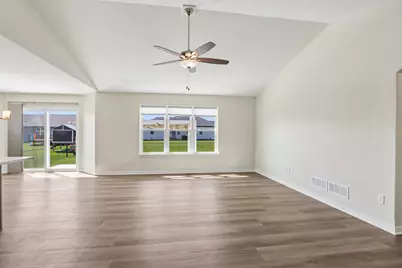 355  Ridgeview Dr, Lake Mills, WI 53551 - Photo 9