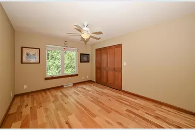 12659 N East Shoreland Dr, Mequon, WI 53092 - Photo 21