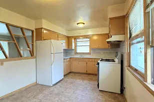 8261 W Daphne St, Milwaukee, WI 53223 - Photo 3