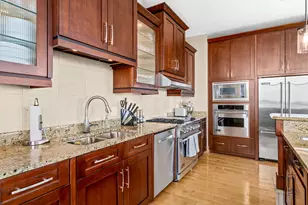 1313 N Franklin Pl, Milwaukee, WI 53202 - Photo 21