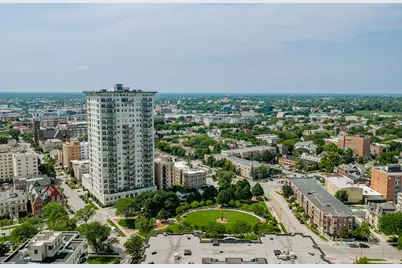 1313 N Franklin Pl #803, Milwaukee, WI 53202 - Photo 43