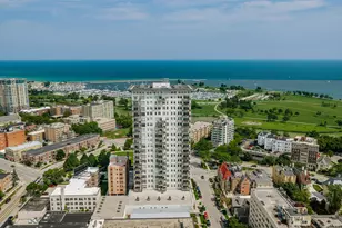 1313 N Franklin Pl, Milwaukee, WI 53202 - Photo 47