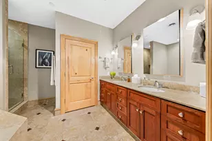 1313 N Franklin Pl, Milwaukee, WI 53202 - Photo 27