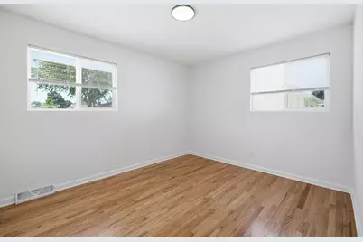 6185 S Merrill Ave, Cudahy, WI 53110 - Photo 13