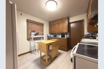 1212  Menomonee Ave, South Milwaukee, WI 53172 - Photo 11