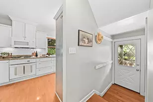 6116 Washington Cir, Wauwatosa, WI 53213 - Photo 13