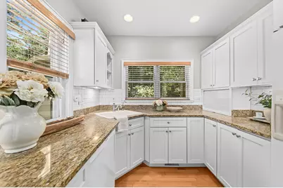 6116  Washington Cir, Wauwatosa, WI 53213 - Photo 11