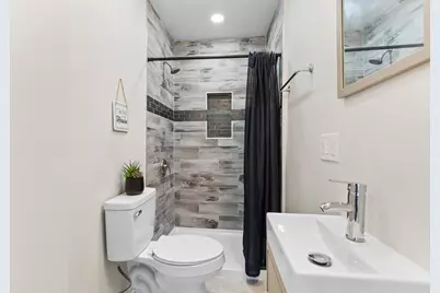 2559 S 84th St, West Allis, WI 53227 - Photo 7