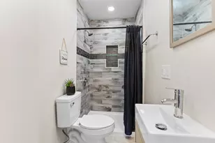 2559 S 84th St, West Allis, WI 53227 - Photo 7