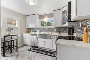 2559 S 84th St, West Allis, WI 53227 - Photo 9